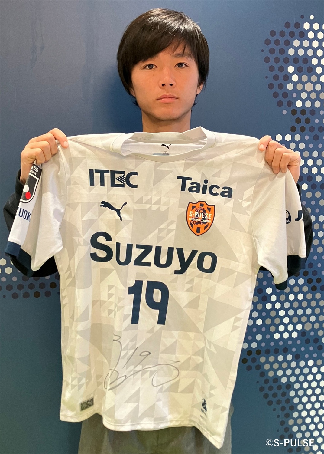 HATTRICK（ハットトリック）-選手の想いをファンへ届ける公式