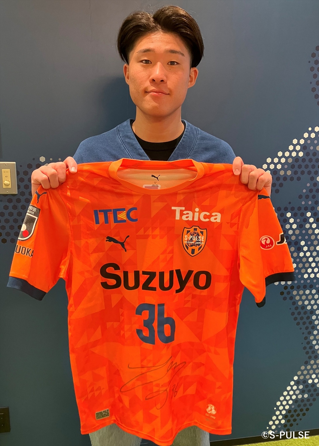 HATTRICK（ハットトリック）-選手の想いをファンへ届ける公式