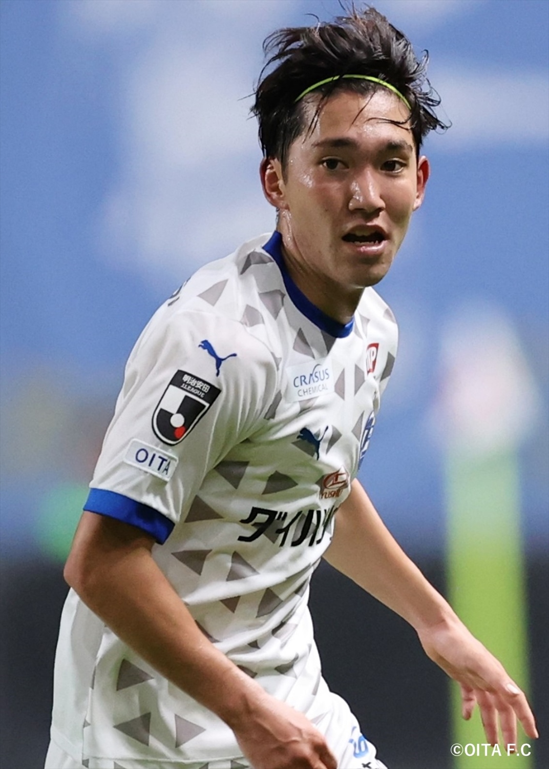 大分トリニータ 有馬幸太郎 直筆サイン入り実使用スパイク 大分トリニータ 直筆サイン入り 写真 有馬幸太郎 ＆ ペレイラ 名刺 他