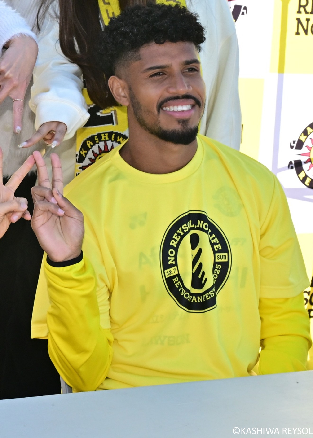 柏レイソル サイン入り イエローTシャツ HATTRICK（ハットトリック）-選手の想いをファンへ届ける公式