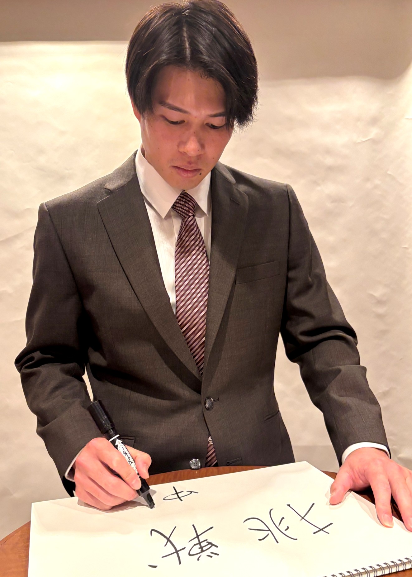 HATTRICK（ハットトリック）-選手の想いをファンへ届ける公式