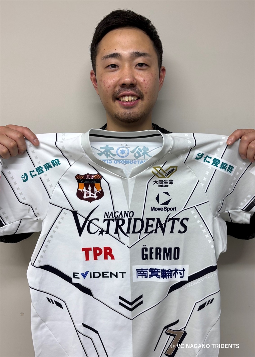 VC長野トライデンツ 森崎選手 #16 サイン入りユニフォーム オークション品 HATTRICK（ハットトリック）-挑戦者の想いをファンへ届ける公式