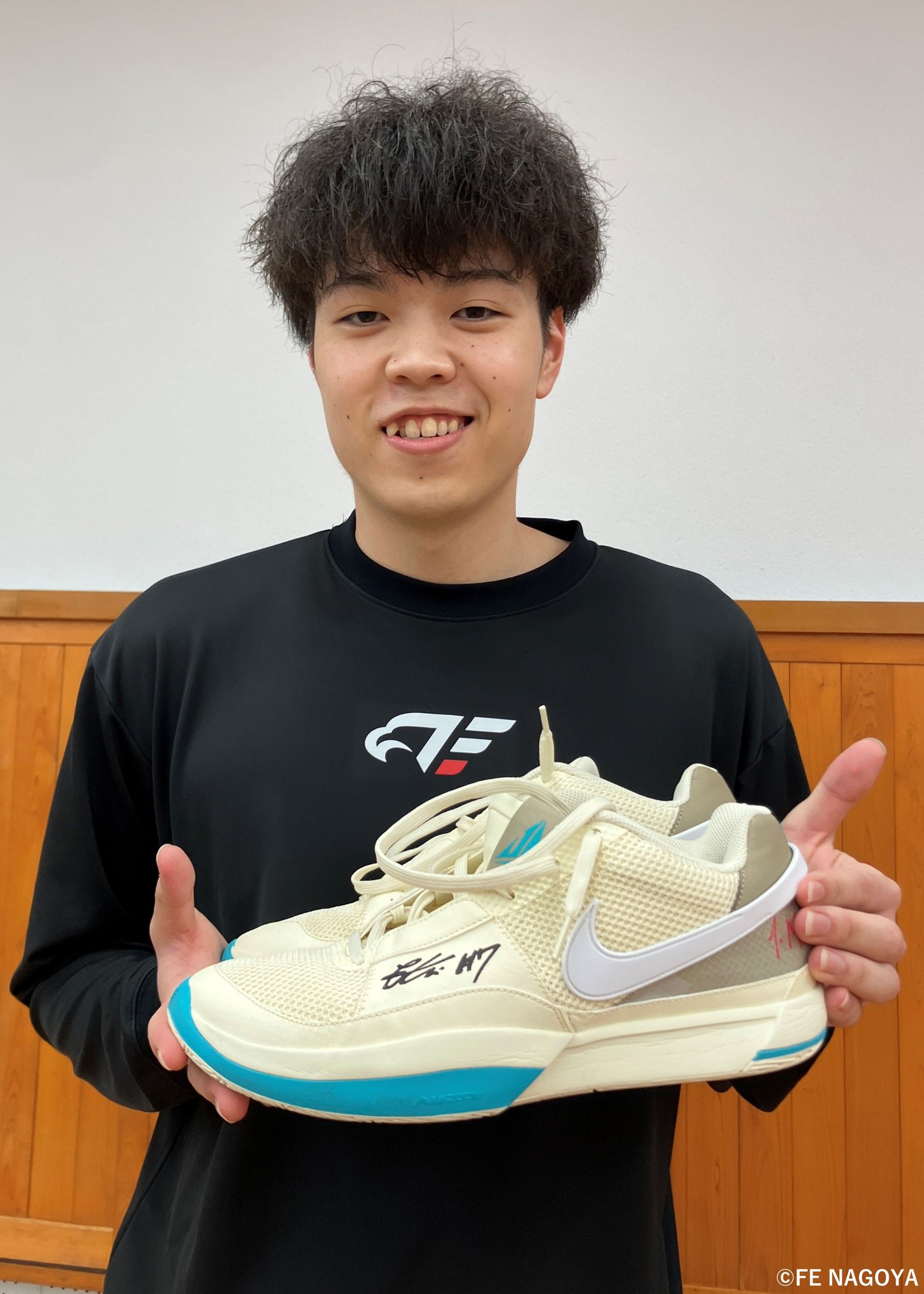 サンフレッチェ広島⭐︎2013年優勝Nike 実使用シューズ サイン入り HATTRICK（ハットトリック）-挑戦者の想いをファンへ届ける公式