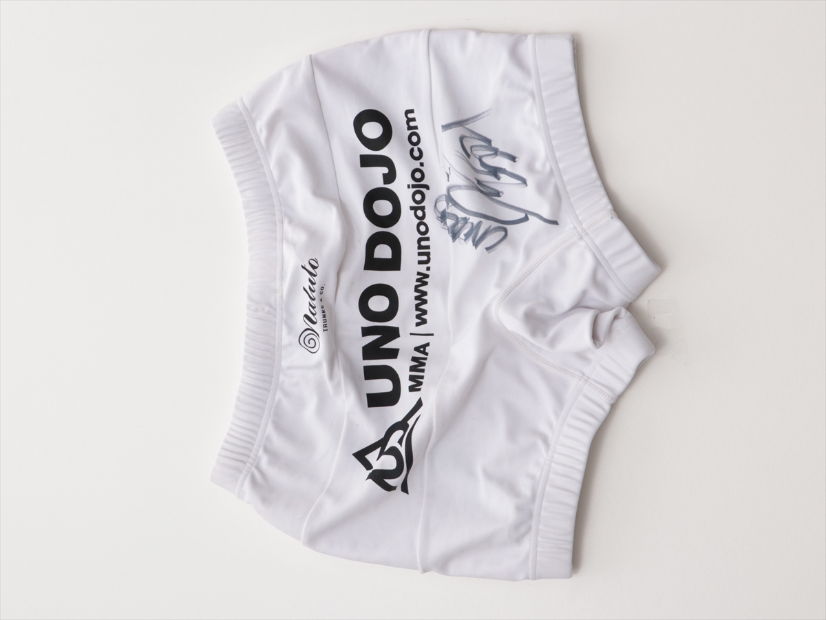 修斗【宇野薫】ショーツ（実使用・直筆サイン入り HATTRICK（ハットトリック）-選手の想いをファンへ届ける公式