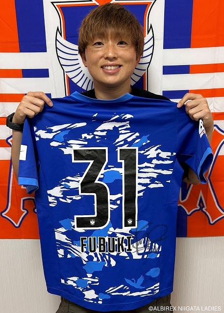 早い者勝ち！新品未使用タグ付き！アルチビオシャツサイズ40(L) HATTRICK（ハットトリック）-挑戦者の想いをファンへ届ける公式
