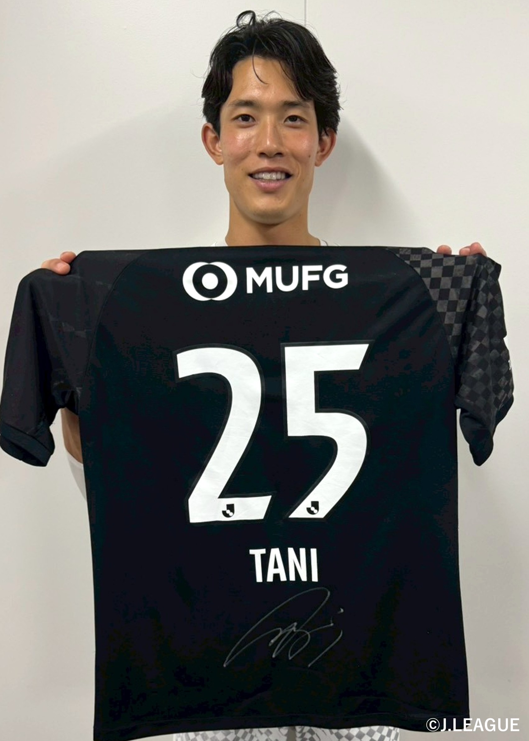 柏サポーター必見~ JリーグオールスターDAZNカップ サイン入りTシャツ