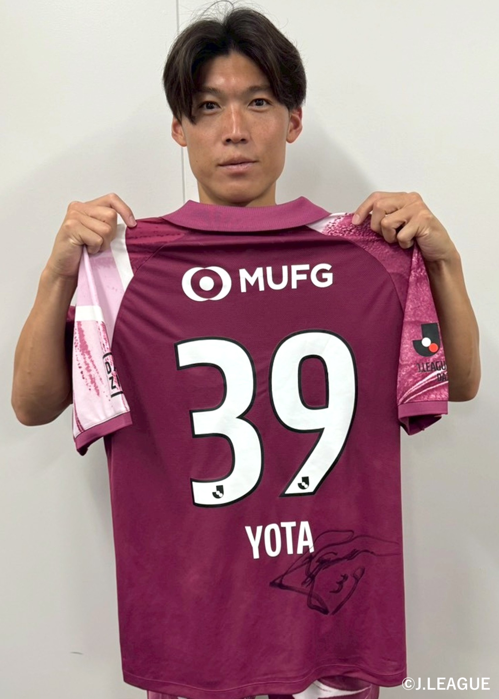 J.LEAGUE ALL-STAR DAZN CUP 直筆サインTシャツ HATTRICK（ハットトリック）-挑戦者の想いをファンへ届ける公式