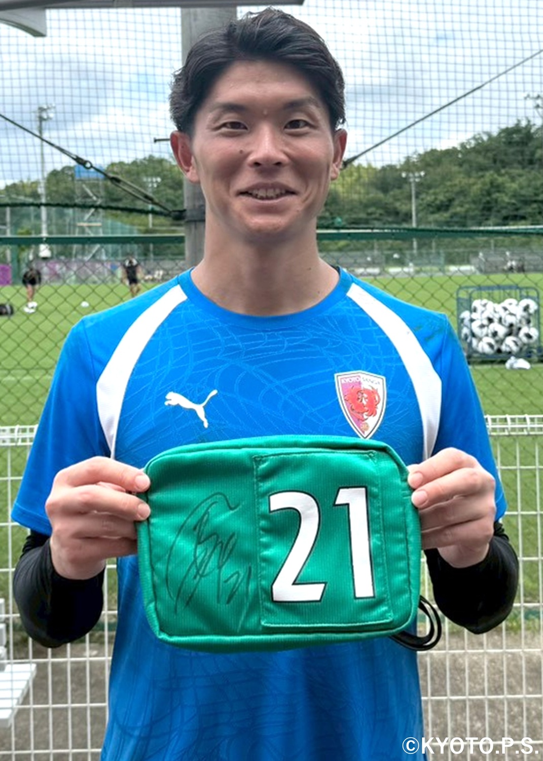 圍謙太朗　スパイク　サイン入 HATTRICK（ハットトリック）-挑戦者の想いをファンへ届ける公式