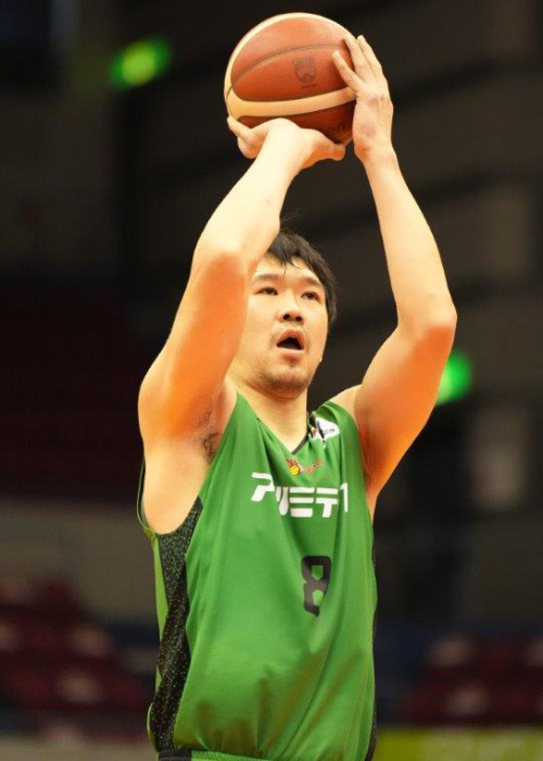 サーラグループコラボユニホーム　　　太田敦也8番 実使用　直筆サイン入り サーラグループコラボユニホーム 太田敦也8番 実使用 直筆サイン入り