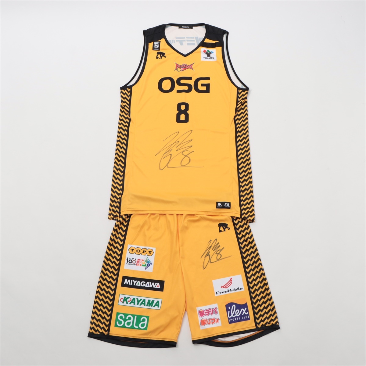 サーラグループコラボユニホーム　　　太田敦也8番 実使用　直筆サイン入り サーラグループコラボユニホーム 太田敦也8番 実使用 直筆サイン