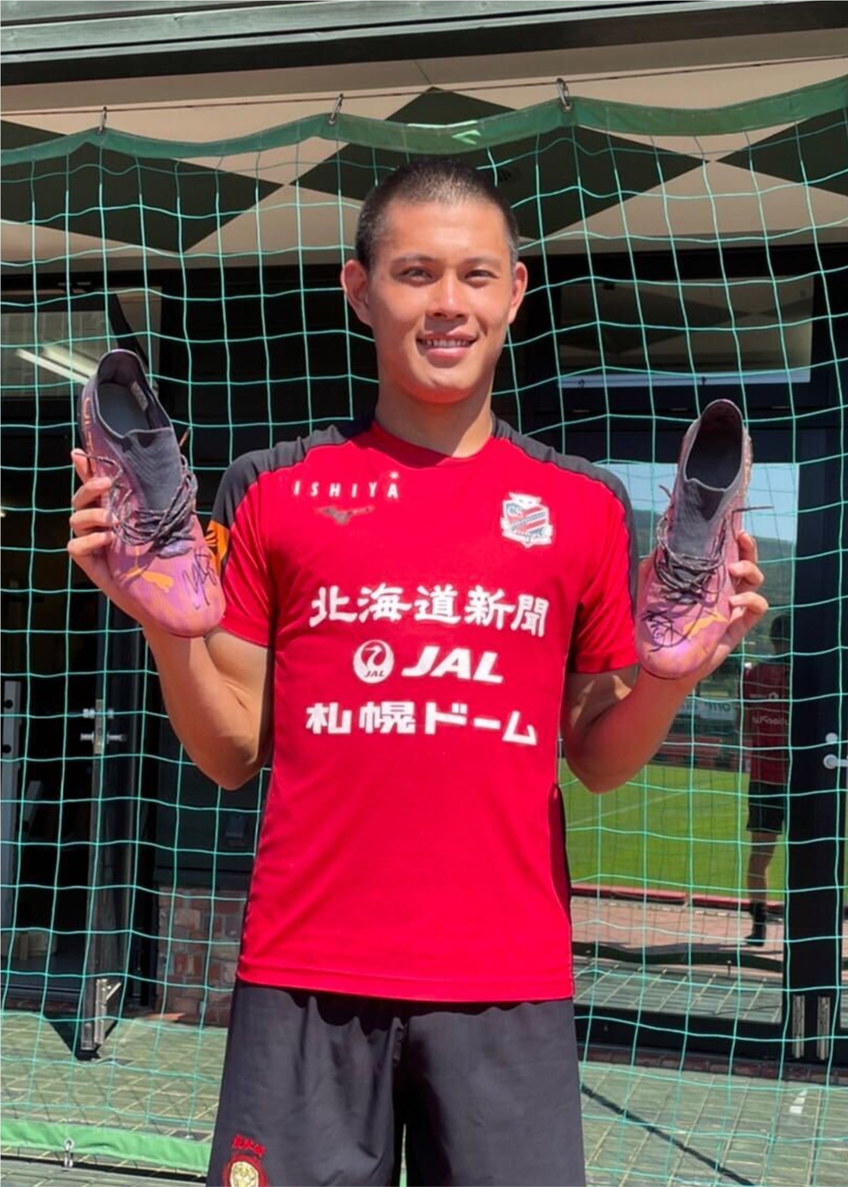 西大伍選手サイン入りスパイク HATTRICK（ハットトリック）-選手の想いをファンへ届ける公式